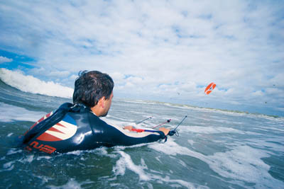 HQ Hydra 300 in the Water A kite using a Hydra 300 to body drag